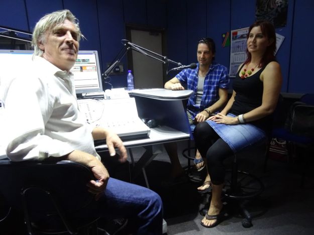 Ralf Boll, Steffen Holzkamp und Imke Rust im Studio 5 der NBC, Deutscher Hörfunk Namibia. (13 Januar 2016)